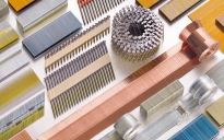 סיכות ומסמרים